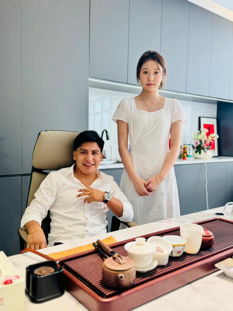 ¿Quiénes somos? whatsapp image 2025 12 08 at 15.35.53